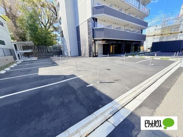 CREST TAPP名古屋山王（402） 駐車場