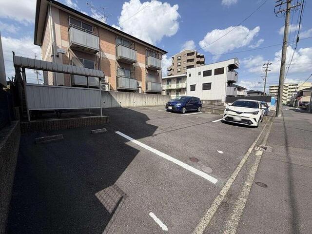 パセオ稲生（203） 駐車場