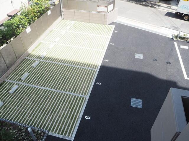 ロイヤルスクエア徳川（803） 駐車場