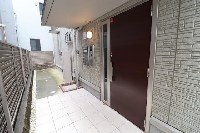 レジデンス春岡（302） エントランス