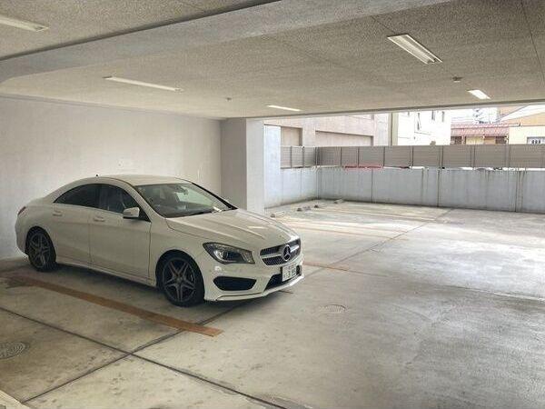 レインボーピア八熊（604） 駐車場