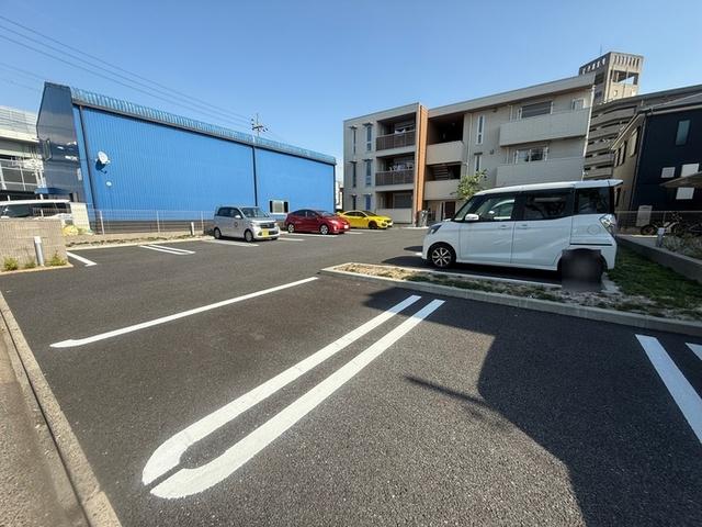 クオレアス乗江（106） 駐車場