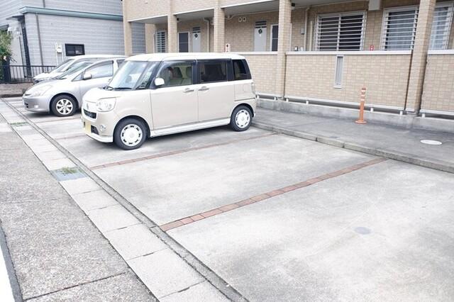 タクティス（301） 駐車場