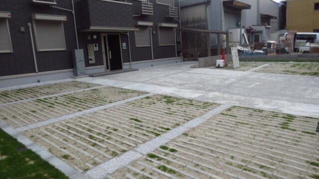 エレンシア（202） 駐車場