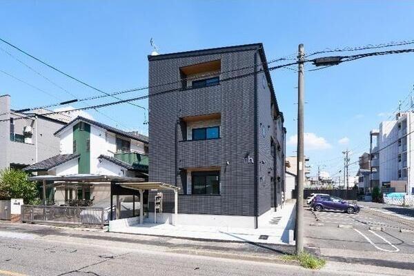 クラムズ黄金（202） 外観