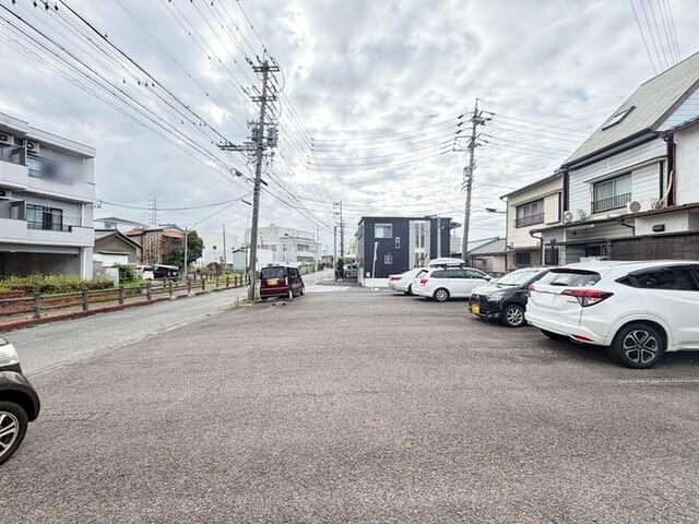 ロッキー星宮　A棟（101） 駐車場
