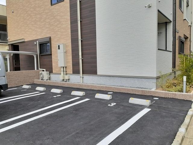 ａｖｅｎｉｒ新金岡（201） 駐車場