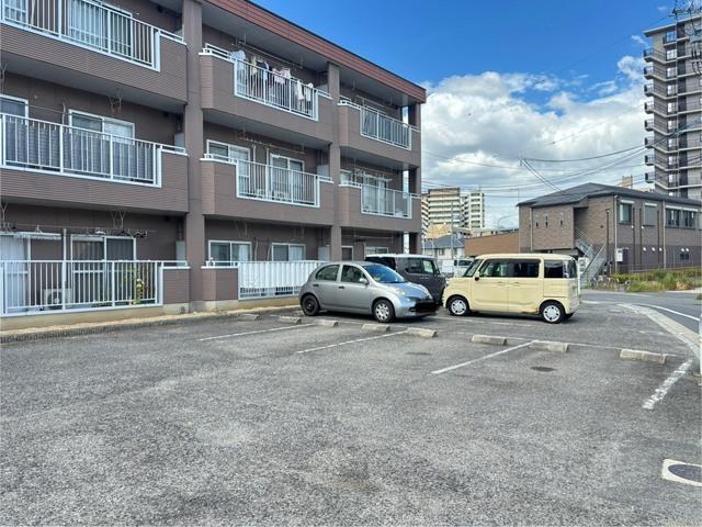 リブグリーン津久野（302） 駐車場