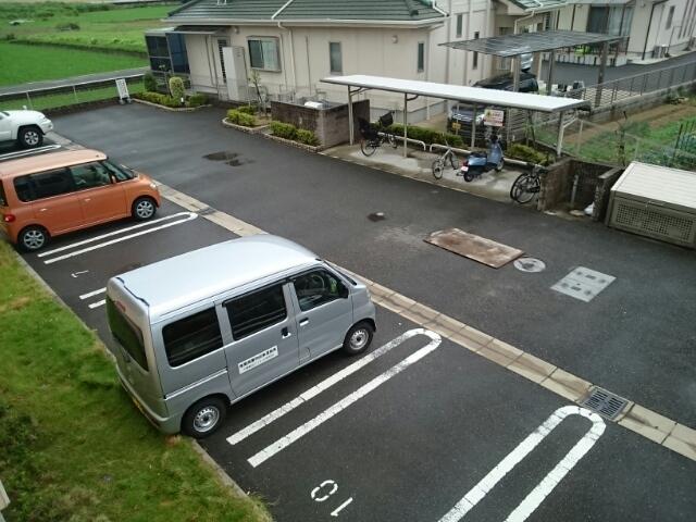 ベルソレイユ（206） 駐車場
