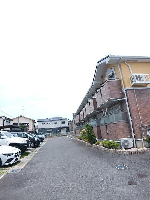 エクセレント　大美野（205） 駐車場