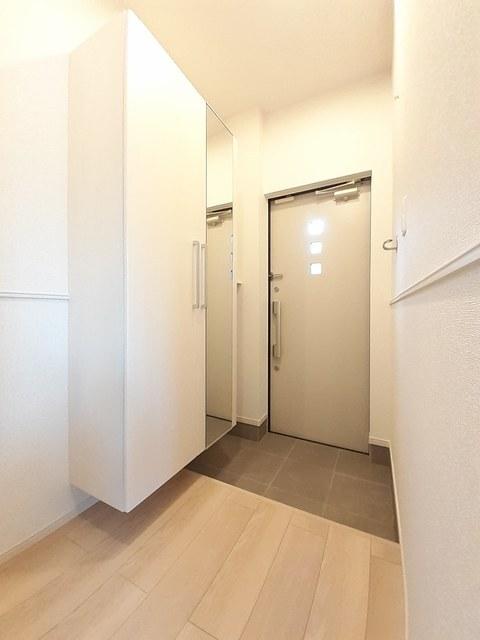 ランプ　タウン（101） 玄関