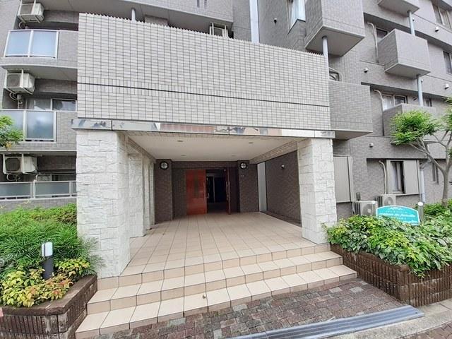 メゾンドファミーユ鶴見緑地公園（101） エントランス