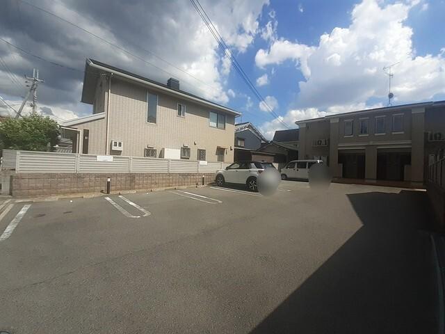 ルミエール（103） 駐車場