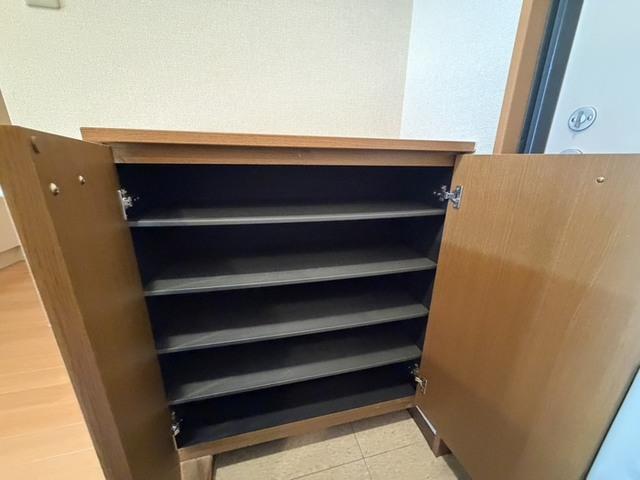 シャトルウエスト（202） 収納
