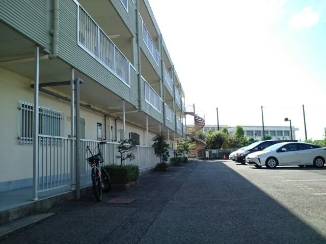 マリッチ小谷（101） 駐車場