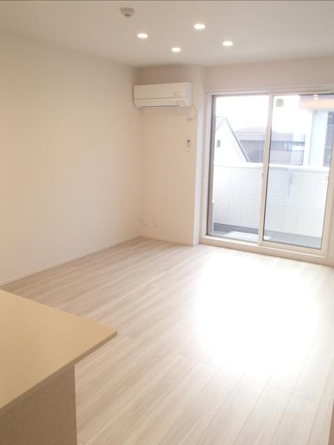 パサログランデ百舌鳥本町3丁（302） リビング