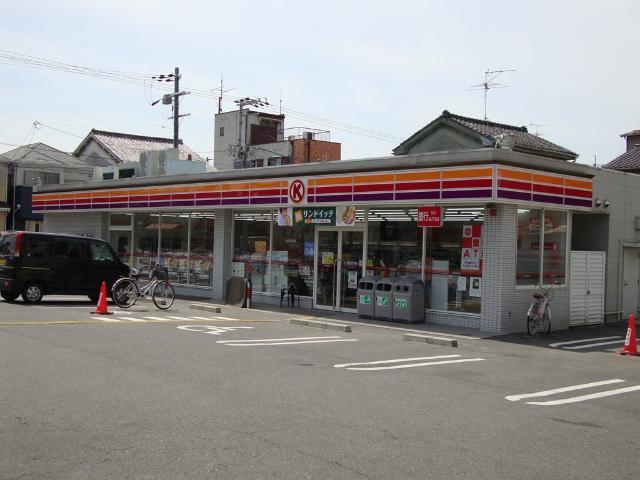 コンビニ：700m
