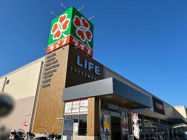 ライフ初芝店：568m