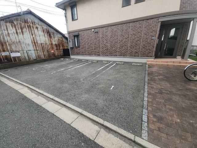 コージィーコート（103） 駐車場
