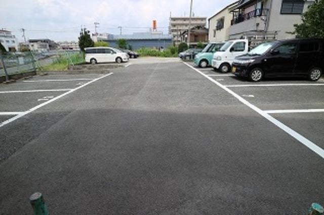 フラワーヒルまつもと（305） 駐車場