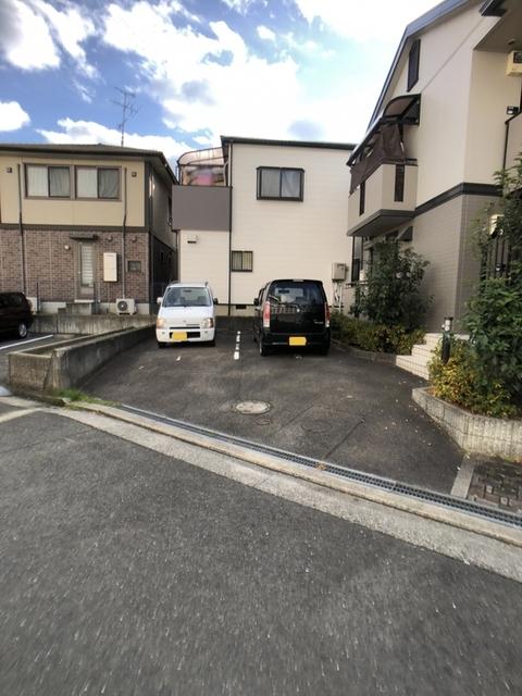 ブランドール（101） 駐車場