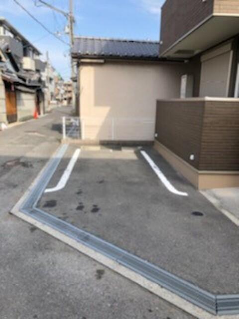 トレーデ（302） 駐車場