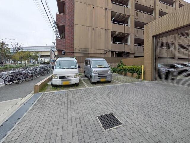 ＣＯＣＯ ＭＡＲＩＮＩ（611） 駐車場