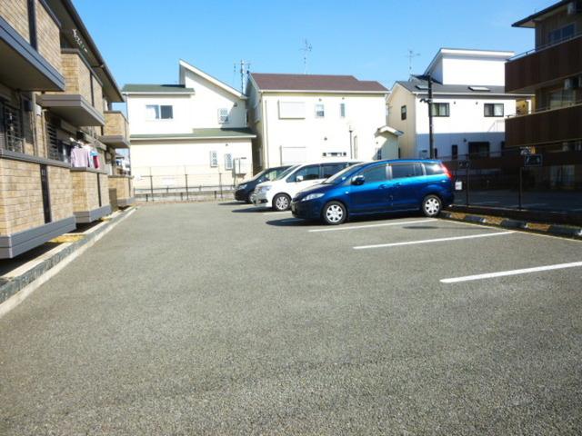 プルミエール（103） 駐車場