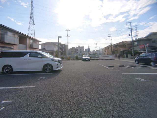 ドミール旭　Ｂ（201） 駐車場