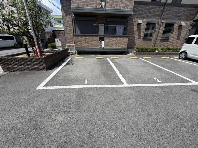 ルミエール　Ｂ棟（203） 駐車場