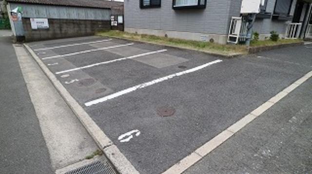 エクセレント山本（205） 駐車場