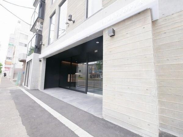 CRESTOPIA（406） エントランス
