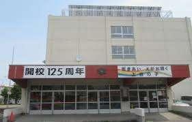 札幌市立上白石小学校：668m