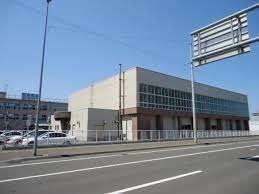 札幌市立白石小学校：551m