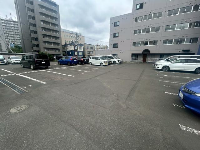 菊水ターミナルハイツ 駐車場