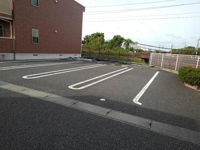 ノヴェルⅢ（203） 駐車場