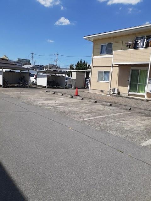 ロイヤルエステート神明Ａ（203） 駐車場
