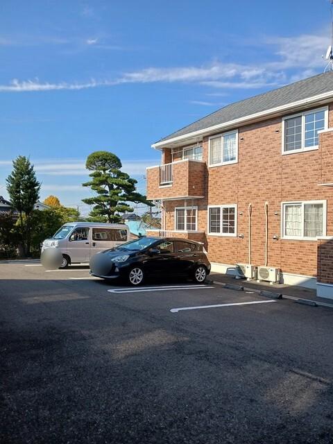 クリスタルガーデンＡ（102） 駐車場