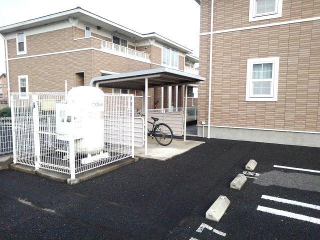 カレントヴィラＥ（101） 駐車場