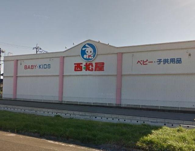 西松屋筑西川島店：700m