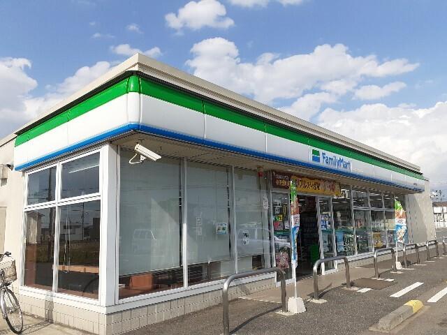 ファミリーマート筑西布川店：280m
