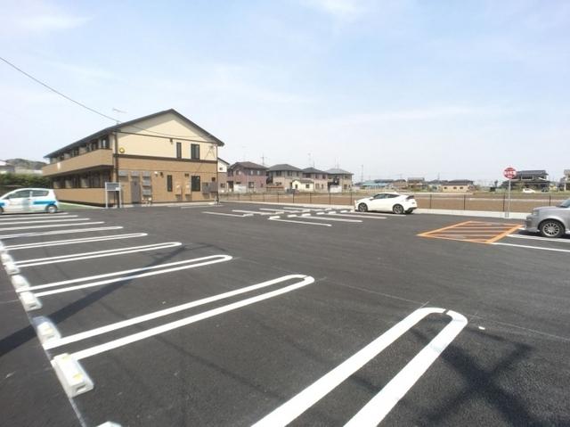 ヴェネレ／イルソーレ　イルソーレ（102） 駐車場