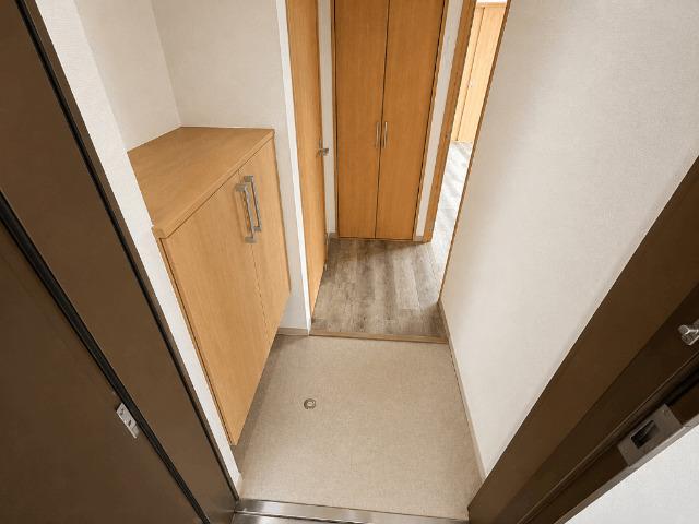エターナル松川（202） 玄関