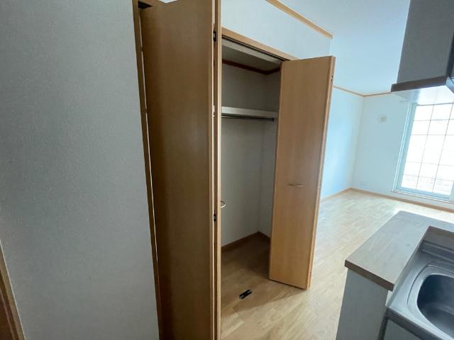 フラットロフォーテン（103） 収納