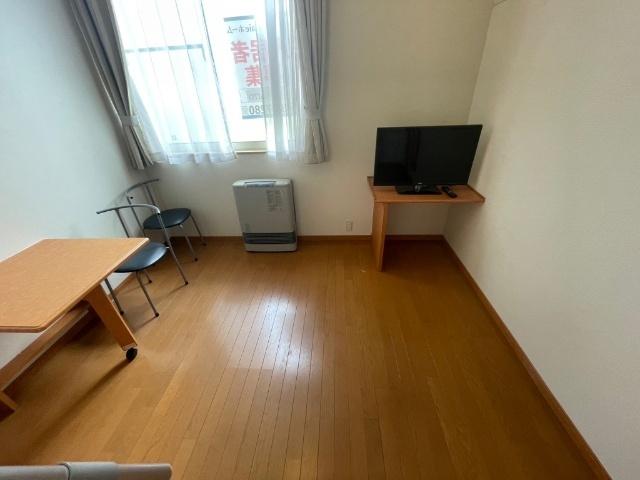 函館市湯川町アパート リビング
