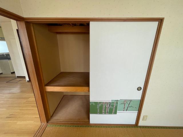函館市美原アパート 収納