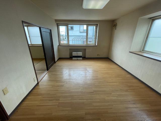 函館市美原アパート リビング