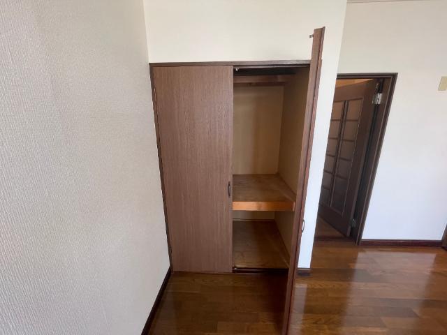 函館市駒場町アパート 収納