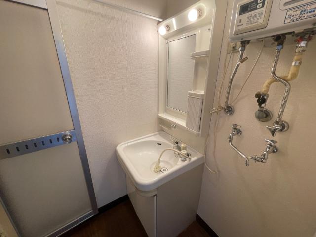 函館市駒場町アパート 洗面