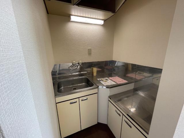 函館市駒場町アパート キッチン